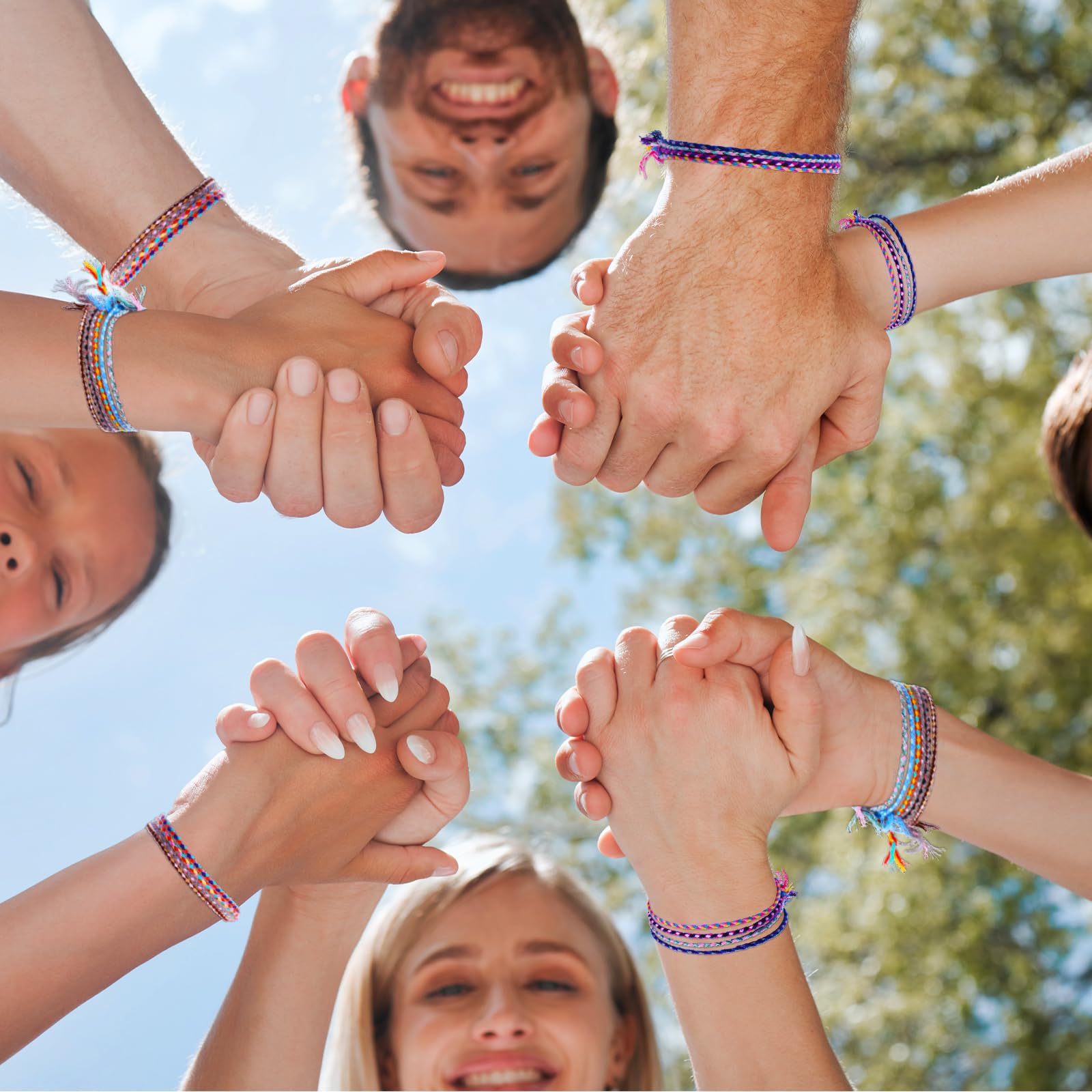 ElevateTech 30 Stück Gewebte Freundschaftsarmbänder Handgefertigt Verstellbar Bunte Quasten Baumwollkordel-Armbänder Schmuck Für Damen Herren Und Jugendliche